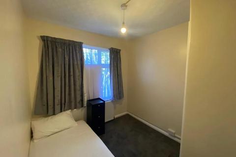 2 bedroom flat to rent, Barnhill Road, Wembley