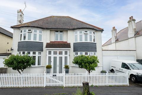 3 bedroom apartment for sale, Burnham Road, Leigh-on-sea, SS9
