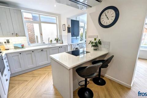 4 bedroom detached house for sale, Highland Road, Lower Parkstone, Poole, Dorset, BH14