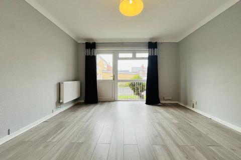 2 bedroom flat to rent, South Lawn, Blackpool, Lancashire