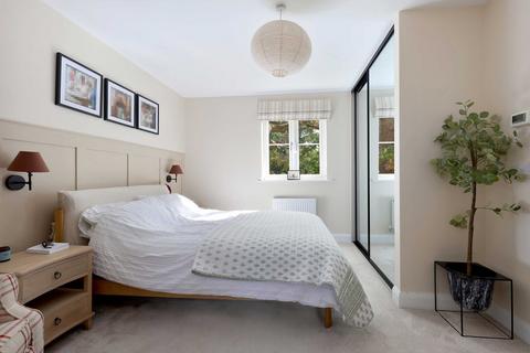 3 bedroom semi-detached house for sale, Kendrick Avenue, Beaconsfield HP9