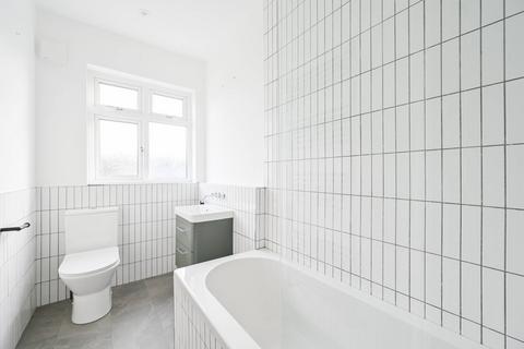 2 bedroom terraced house to rent, Beresford Road, Walthamstow, London, E17