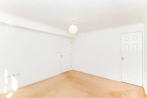 2 bedroom flat to rent, Brunel Court, Cornwall TR1