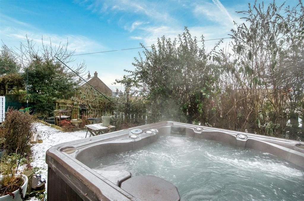 Hot tub.jpg