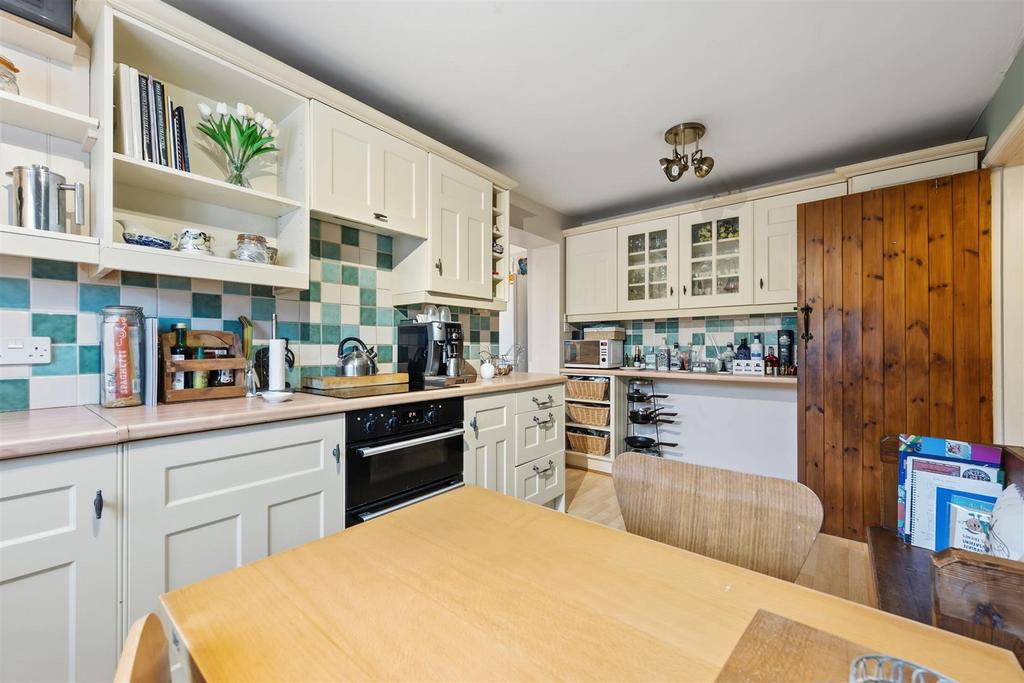 Kitchen .jpg