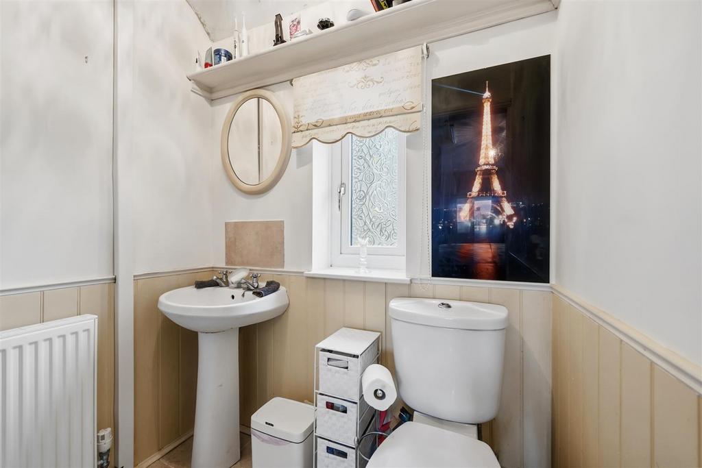 Bedroom Two en-suite.jpg