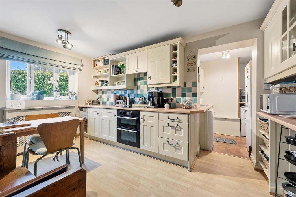 Kitchen-Diner towards Utility.jpg