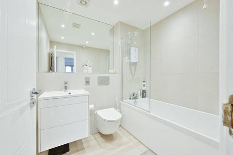 2 bedroom flat for sale, Westminster House, Watford, WD24