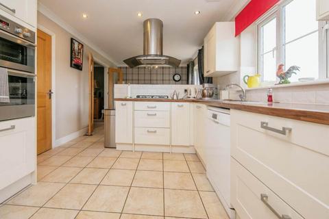 3 bedroom detached house for sale, De Saumarez Drive, Barham IP6 0SN