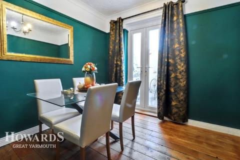 3 bedroom terraced house for sale, Devonshire Road, Great Yarmouth