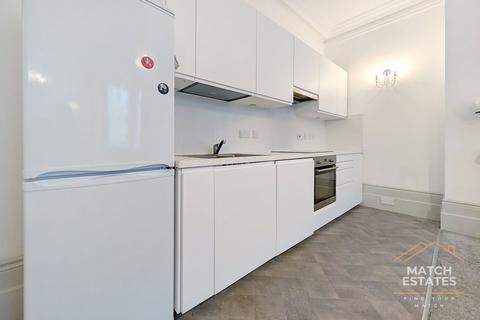 2 bedroom flat for sale, Earls Avenue, Folkestone CT20