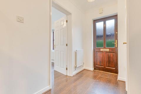 4 bedroom detached house to rent, Bignell Croft, Milton Keynes MK5