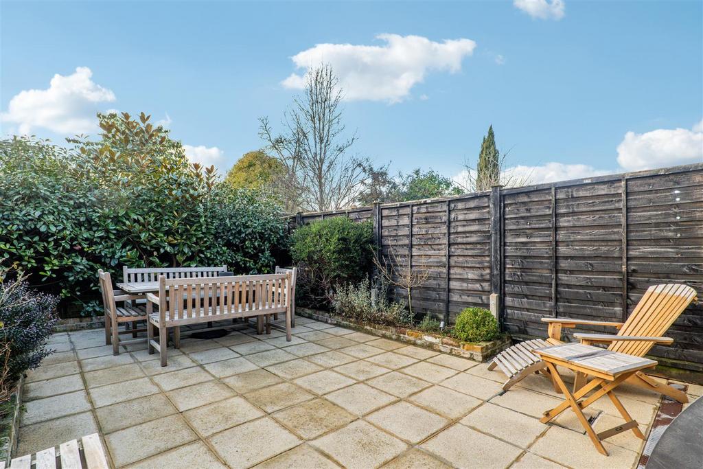 FOR SALE - Duke Road, W4