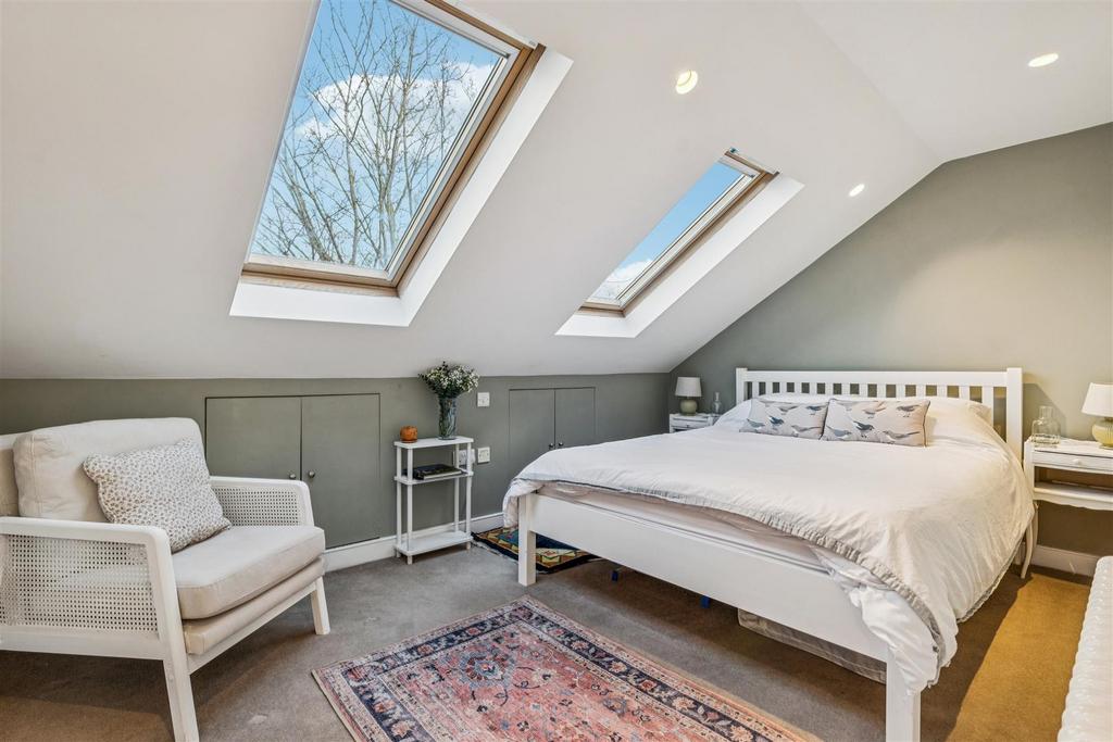 FOR SALE - Duke Road, W4