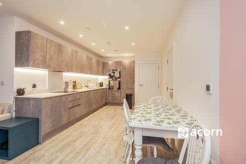 2 bedroom flat to rent, 8 Valley Road Brockley SE14