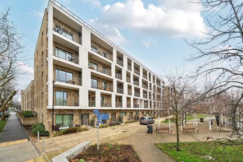 2 bedroom flat to rent, 8 Valley Road Brockley SE14