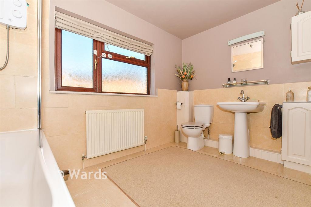 En-Suite Bathroom