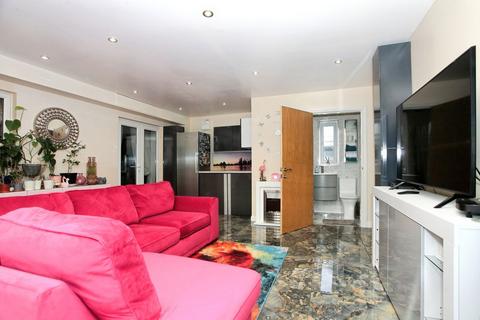 5 bedroom detached house for sale, Manor Drive, Peterborough PE4
