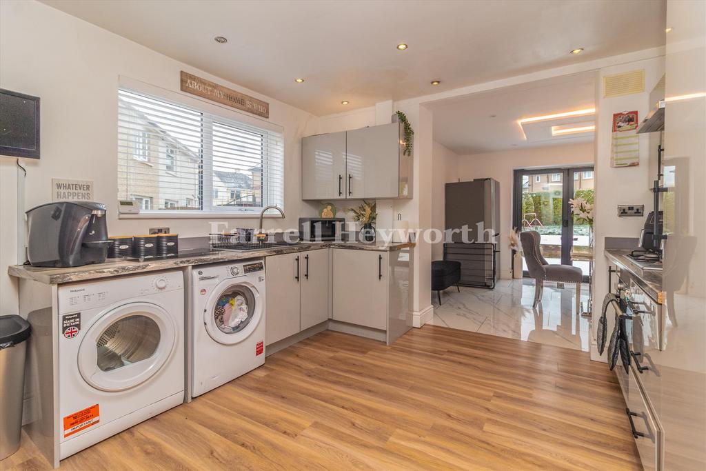 Kitchen image 2