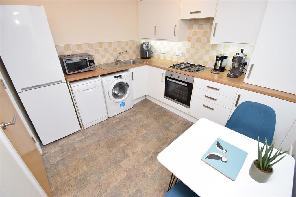 Kitchen breakfast room.jpg