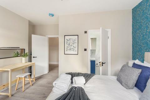 3 bedroom flat to rent, Shacklewell Road, London