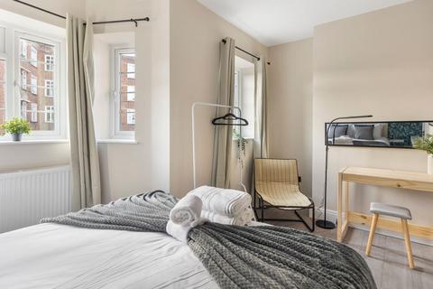 3 bedroom flat to rent, Shacklewell Road, London