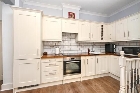2 bedroom flat for sale, Lascelles Terrace, Eastbourne