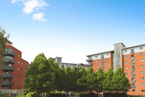1 bedroom flat to rent, City Walk, Leeds, West Yorkshire, LS11
