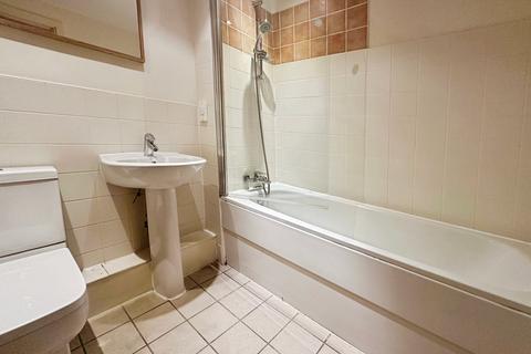 1 bedroom flat to rent, City Walk, Leeds, West Yorkshire, LS11