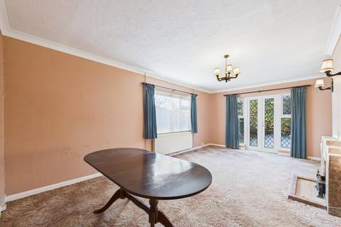 3 bedroom detached bungalow for sale, Harmsworth Gardens, Broadstairs, CT10