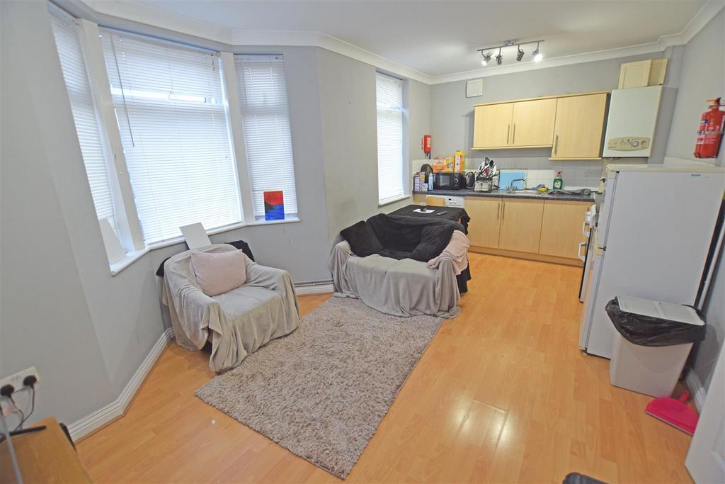 Lounge-Kitchen.jpg