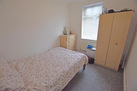 2 bedroom flat to rent, Caerphilly Road, Cardiff