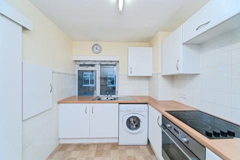 3 bedroom flat for sale, Blackwater Road, Eastbourne BN21