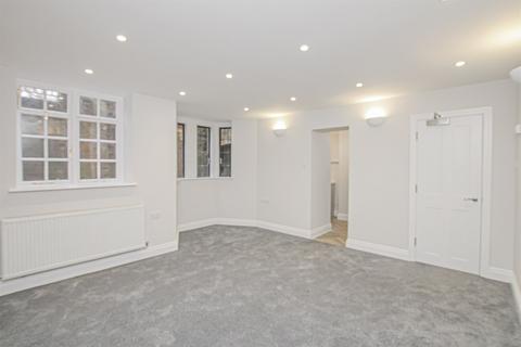 2 bedroom flat to rent, Meadway Court, Meadway, Hampstead Garden Suburb, NW11