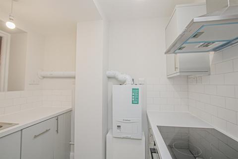 2 bedroom flat to rent, Meadway Court, Meadway, Hampstead Garden Suburb, NW11