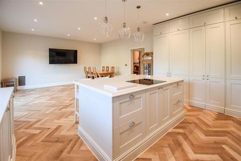 5 bedroom detached house for sale, Wyatts Green Road, Wyatts Green, Brentwood