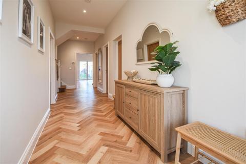 5 bedroom detached house for sale, Wyatts Green Road, Wyatts Green, Brentwood