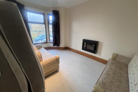 4 bedroom terraced house to rent, Hilton Road, Bradford BD7