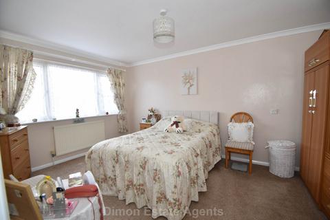 3 bedroom semi-detached house for sale, Seahorse Walk, Gosport