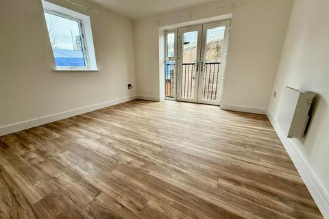 2 bedroom flat to rent, Winterstoke Road, Bristol, BS3