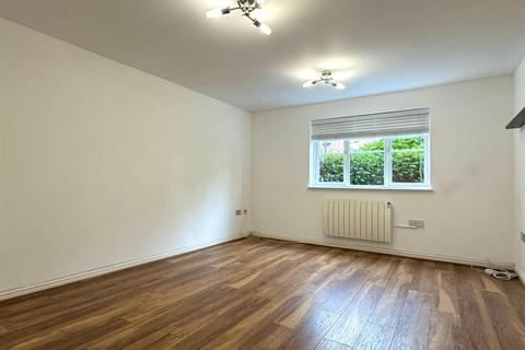 2 bedroom apartment to rent, Priestley Court, Princes Gate, High Wycombe HP13