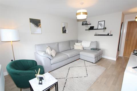 3 bedroom semi-detached house to rent, Little Meadow, Lymm, Warrington