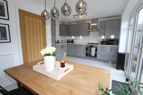 3 bedroom semi-detached house to rent, Little Meadow, Lymm, Warrington