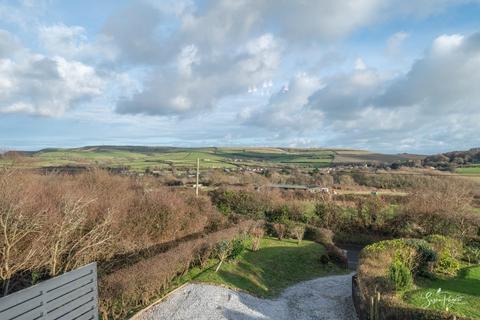 4 bedroom detached bungalow for sale, Newport Road, Niton