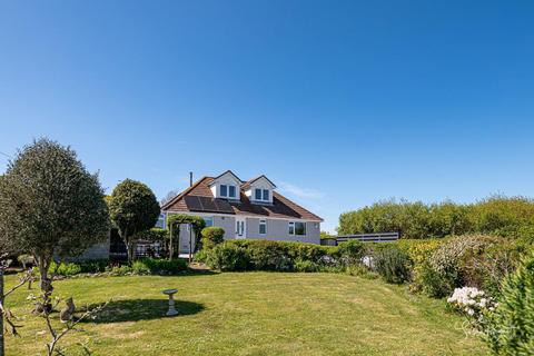 4 bedroom detached bungalow for sale, Newport Road, Niton