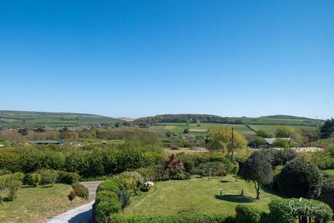 4 bedroom detached bungalow for sale, Newport Road, Niton