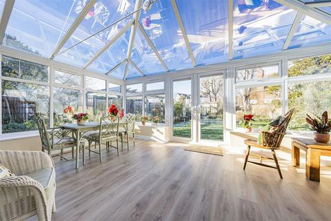 undefined, Queens Road, Datchet, Slough