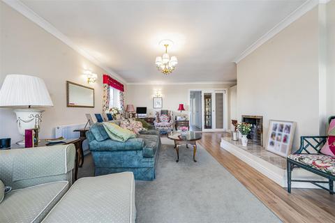 undefined, Queens Road, Datchet, Slough
