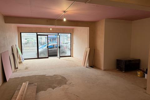 Retail property (high street) to rent, 125A Uxbridge Rd Rickmansworth WD3 7DN
