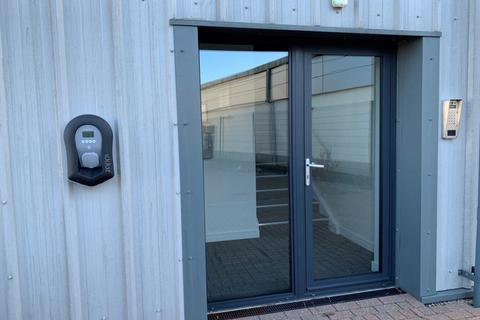 Warehouse to rent, 9-15 Honeywood Pky Dover CT16 3QX